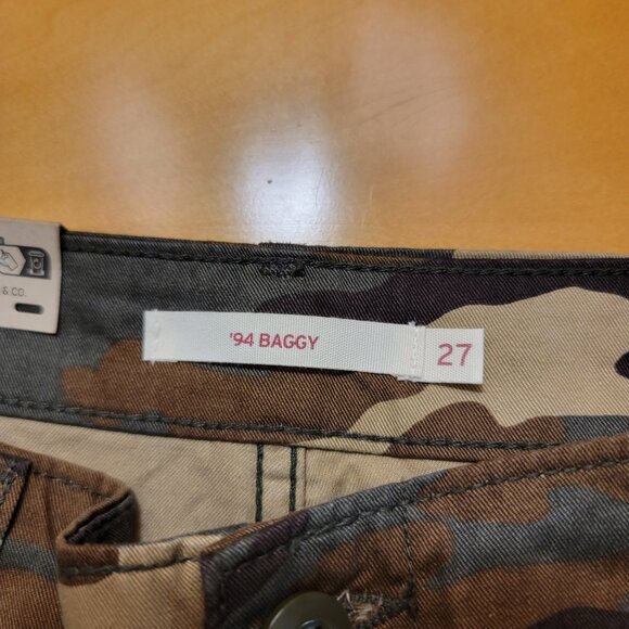 Levis 94 Baggy Camo Cargo Pants Size 27 x 30 or 28 x 30 NWTs - Picture 7 of 10